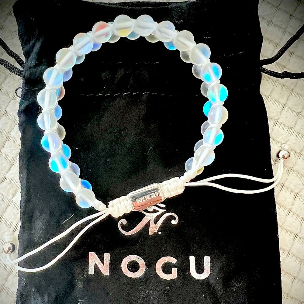 Iridescent mermaid glass bracelet. Adjustable.